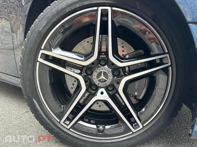 Mercedes-Benz A 250 e AMG Line