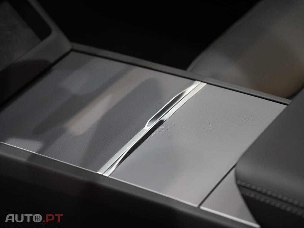 Tesla Model 3 Tração Traseira