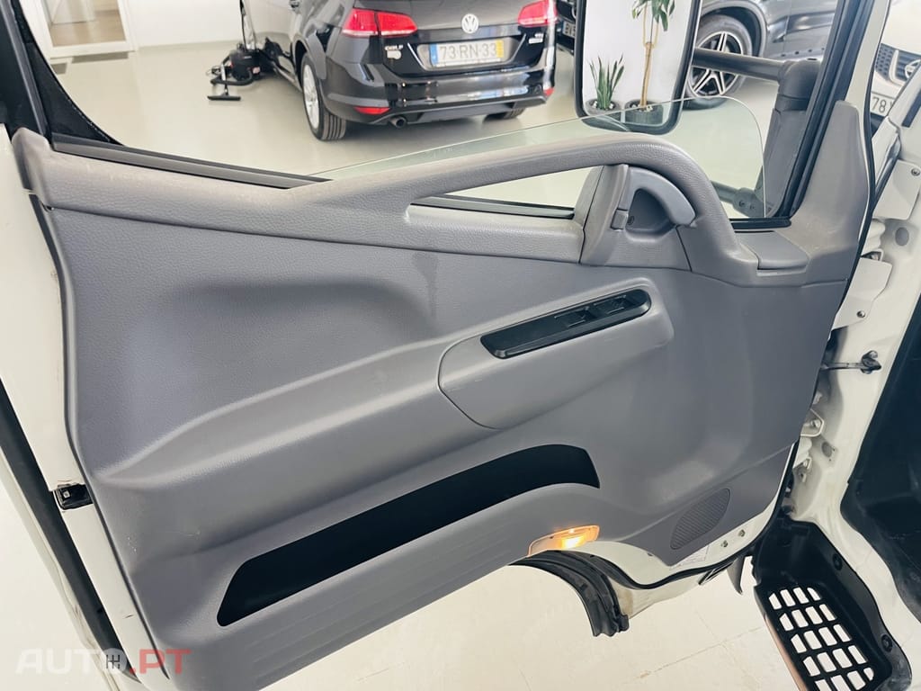 Mitsubishi Canter 3S13 Tri-Basculante