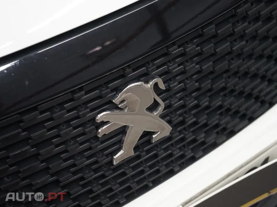 Peugeot 2008 1.2 PureTech Active Pack EAT8