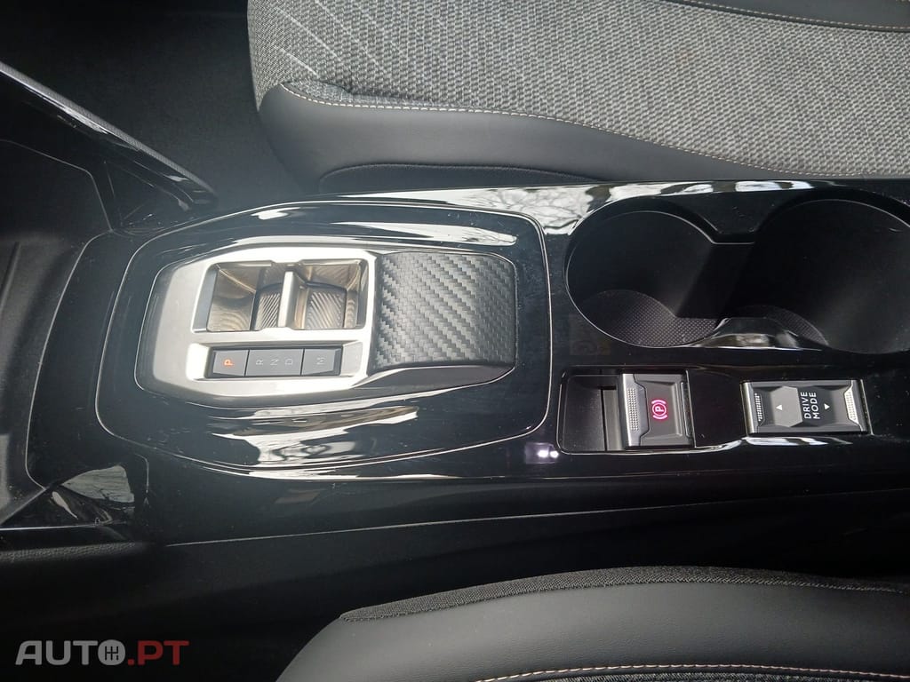 Peugeot 2008 1.2 PureTech Allure EAT8