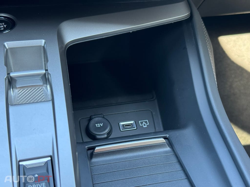 Peugeot 408 1.6 Hybrid Allure e-EAT8