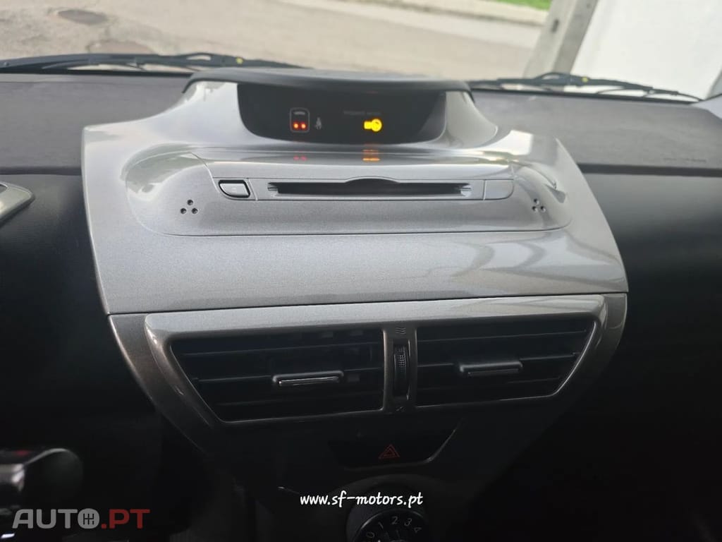Toyota iQ 1.0 VVT-i 2 EP