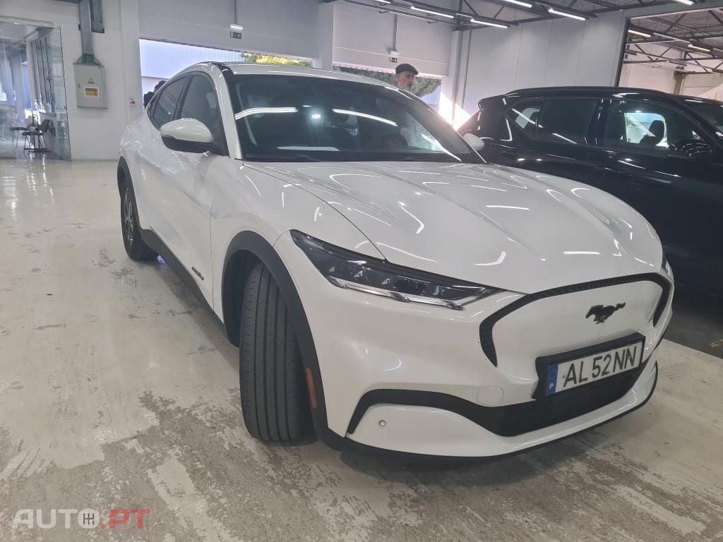 Ford Mustang Mach-E Standard