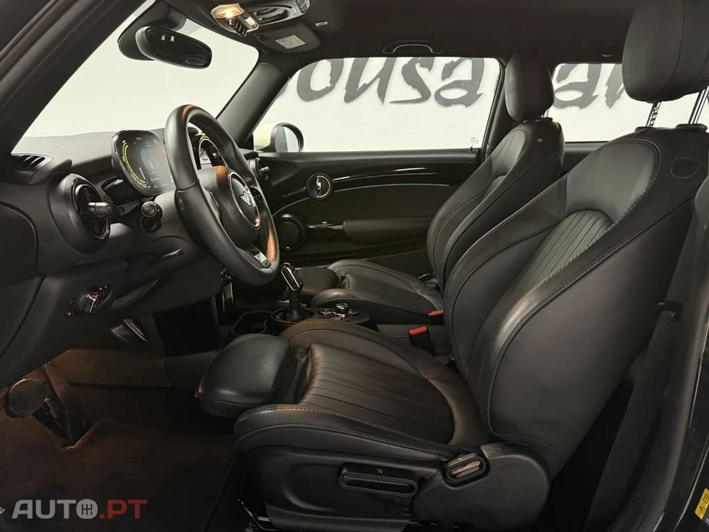 MINI Cooper Cooper SE Resolute Edition