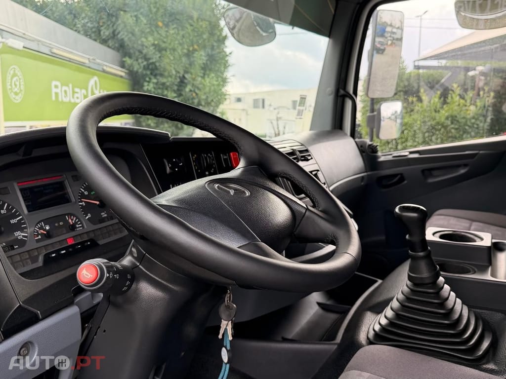 Mercedes-Benz 280 ESTRADO DE 8700 mm