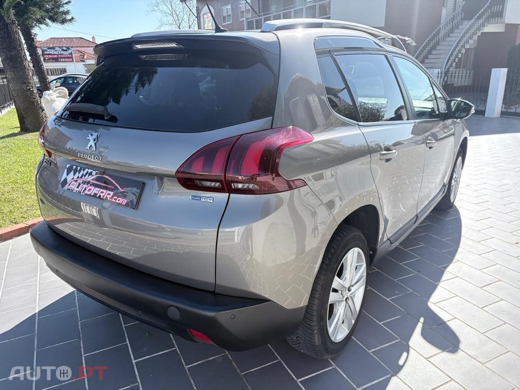 Peugeot 2008 1.2 PureTech Style
