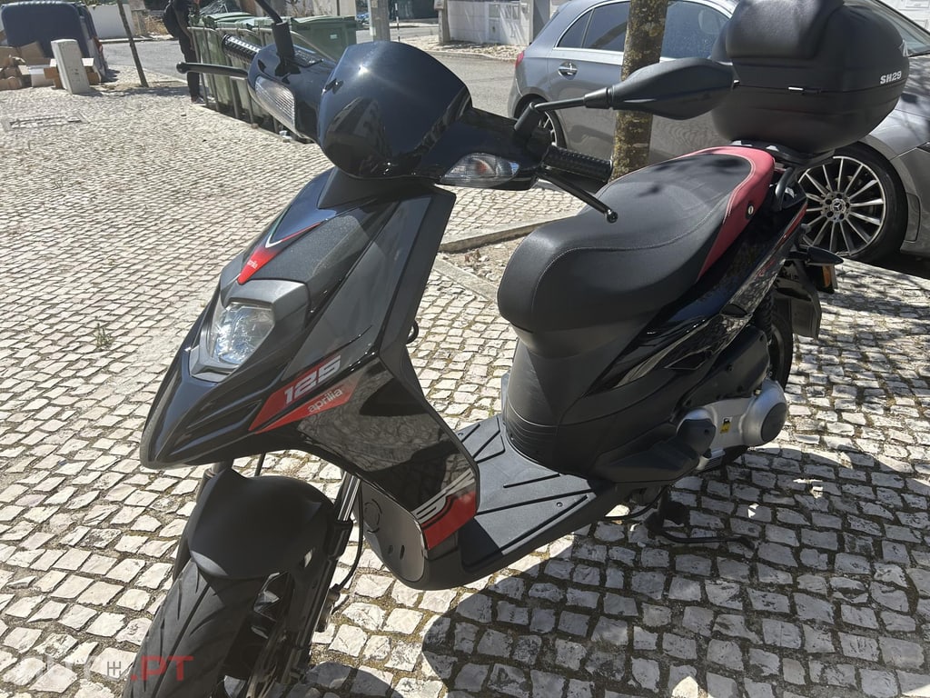 Aprilia 125 SR Motard