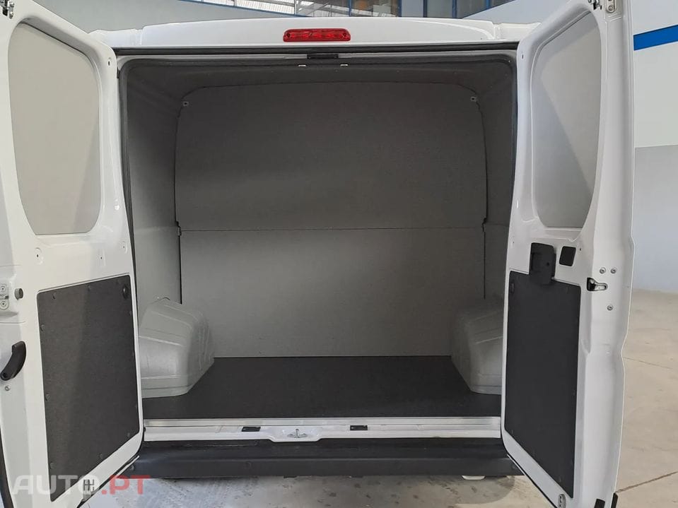 Opel Movano L2H1 3.5T 2.2 D 9 Lugares