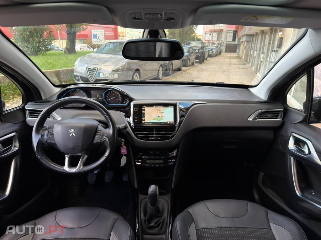 Peugeot 2008 1.2 PureTech Allure