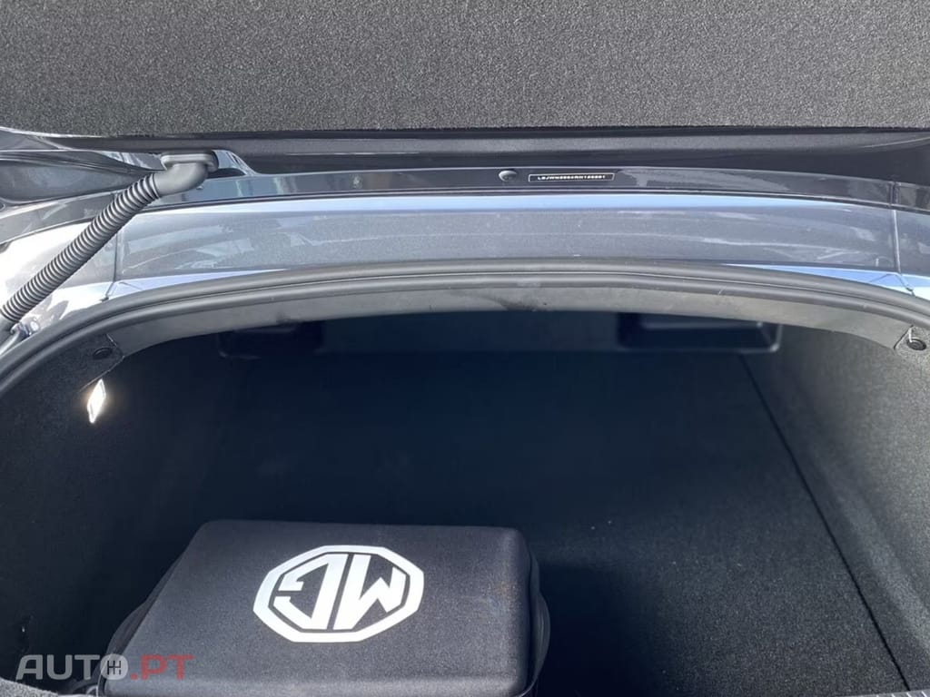 MG Cyberster Roadster I.V.A DEDUTIVEL