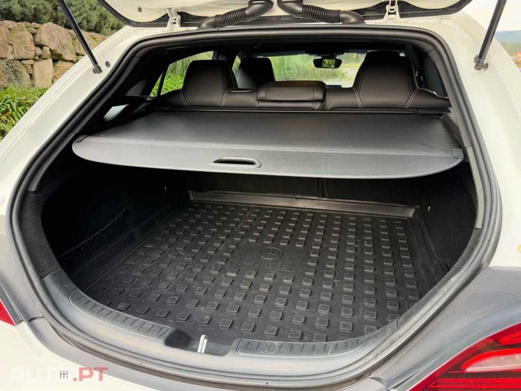 Mercedes-Benz CLA 180 Shooting Brake 7G-DCT AMG Line