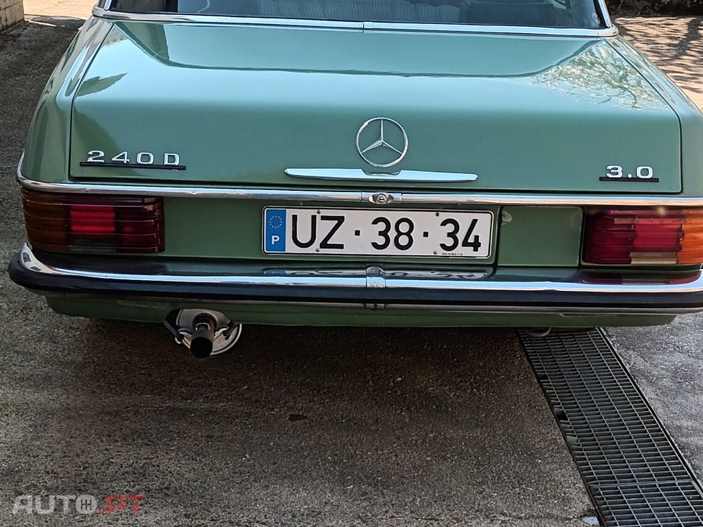 Mercedes-Benz 240 D