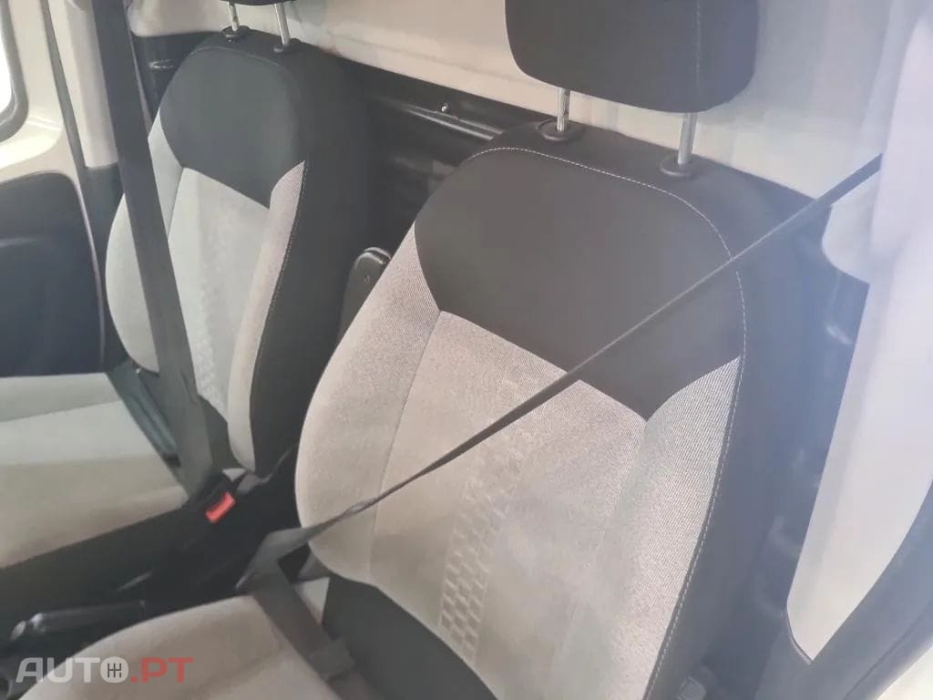 Fiat Fiorino 1.3 M-jet Adventure