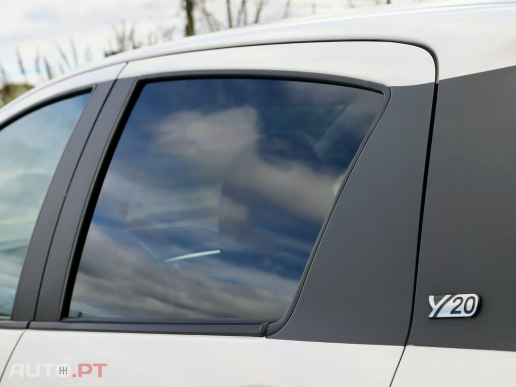 Toyota Yaris 1.5 HSD 20 Anos