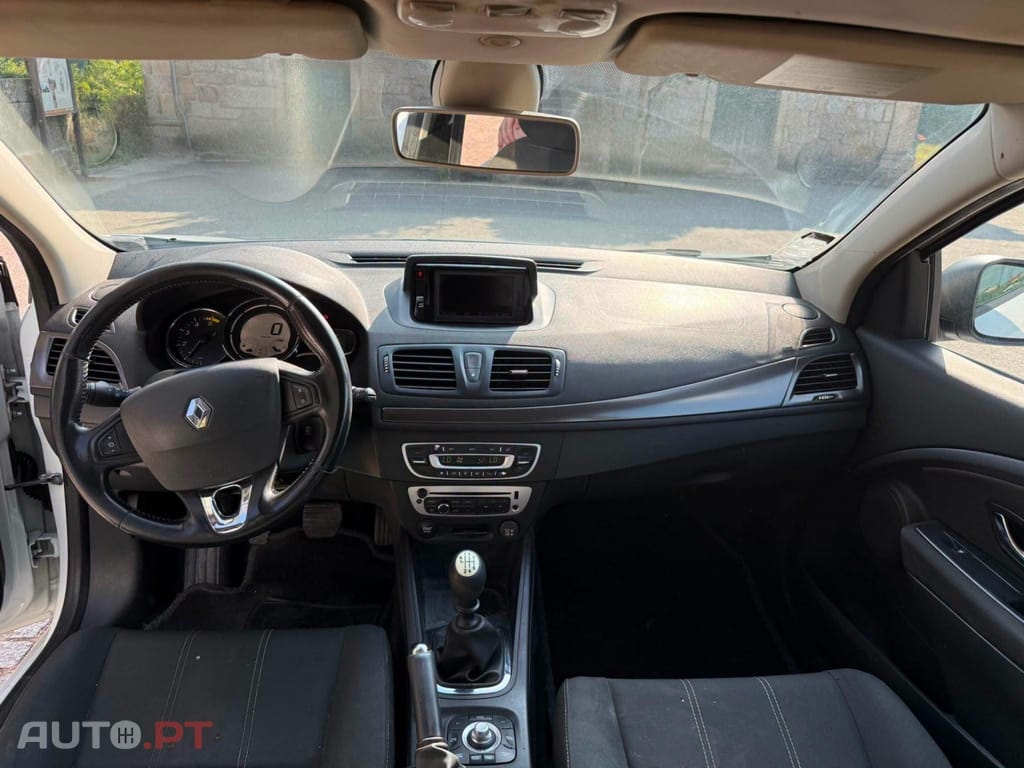 Renault Mégane 1.5 dCi Confort SS — fotografia 11