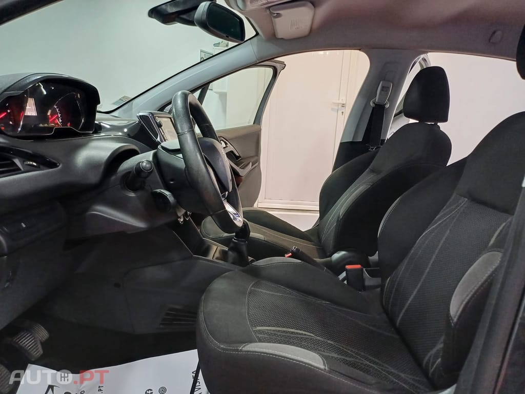 Peugeot 208 1.4 HDi Active