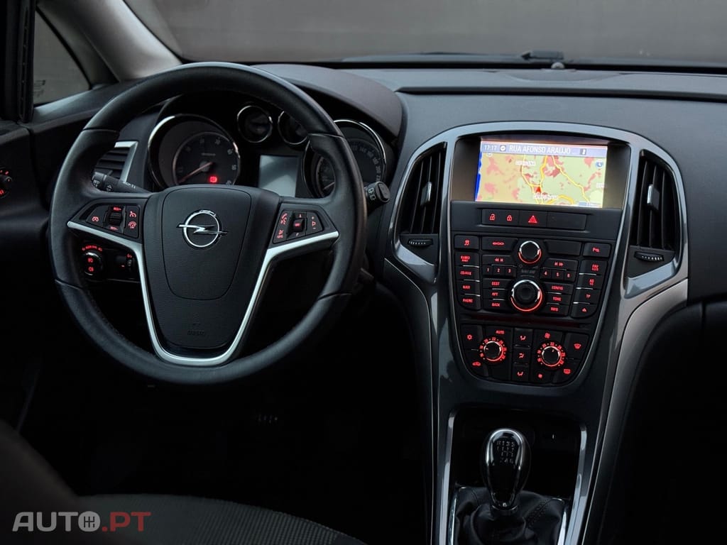 Opel Astra J Sports Tourer