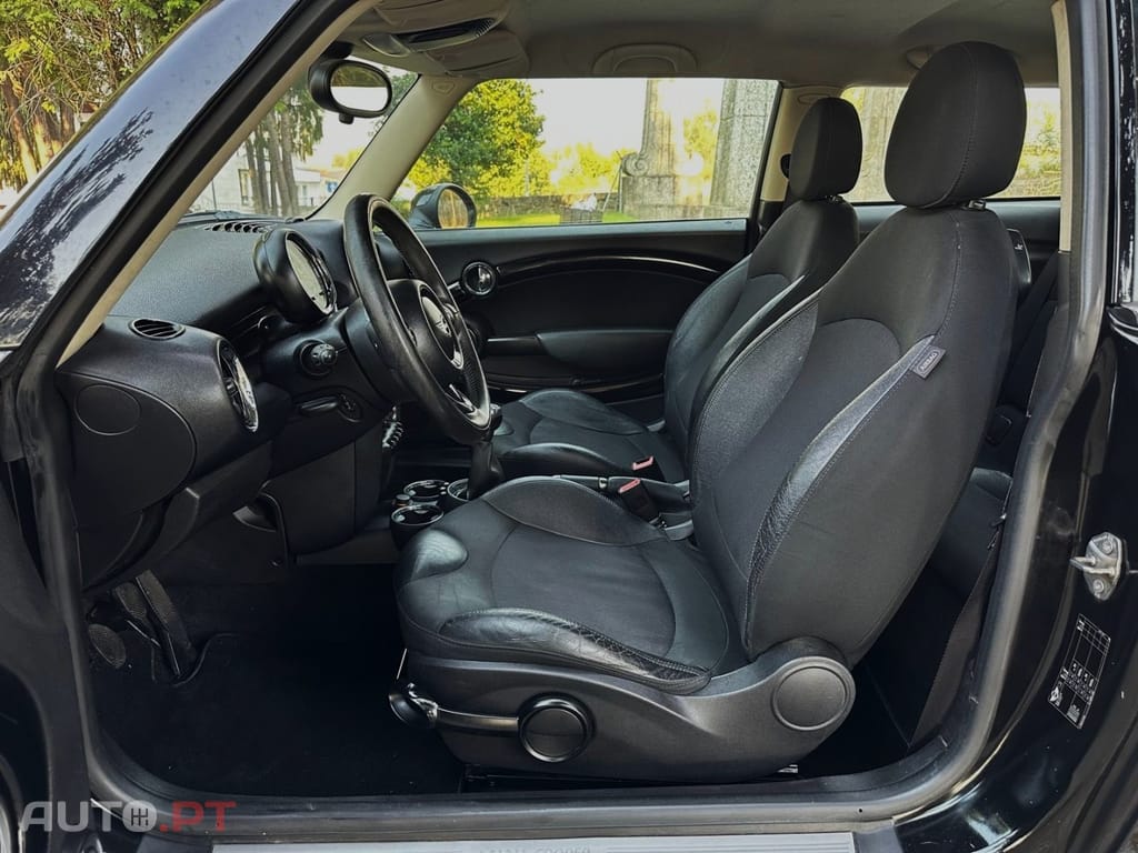 MINI Cooper Cooper D