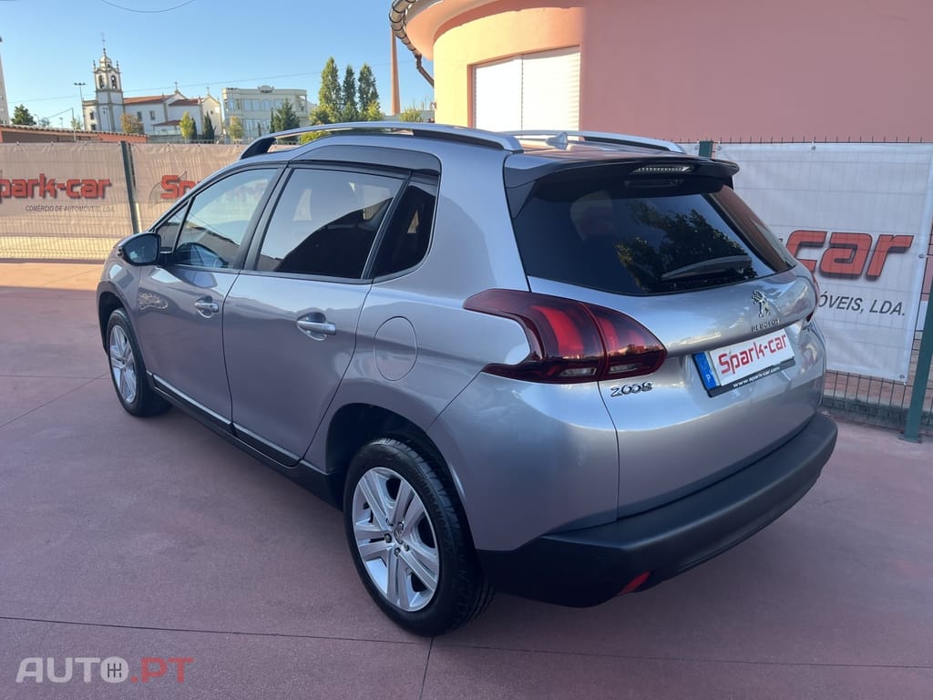 Peugeot 2008 1.2 PureTech Style
