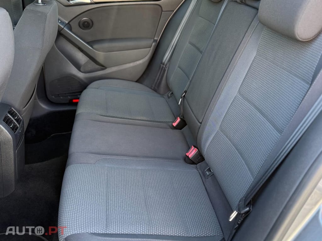 Volkswagen Golf 1.6 TDi Confortline