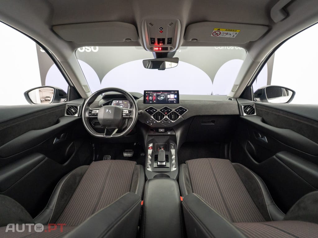 DS DS3 Crossback E-Tense Performance Line