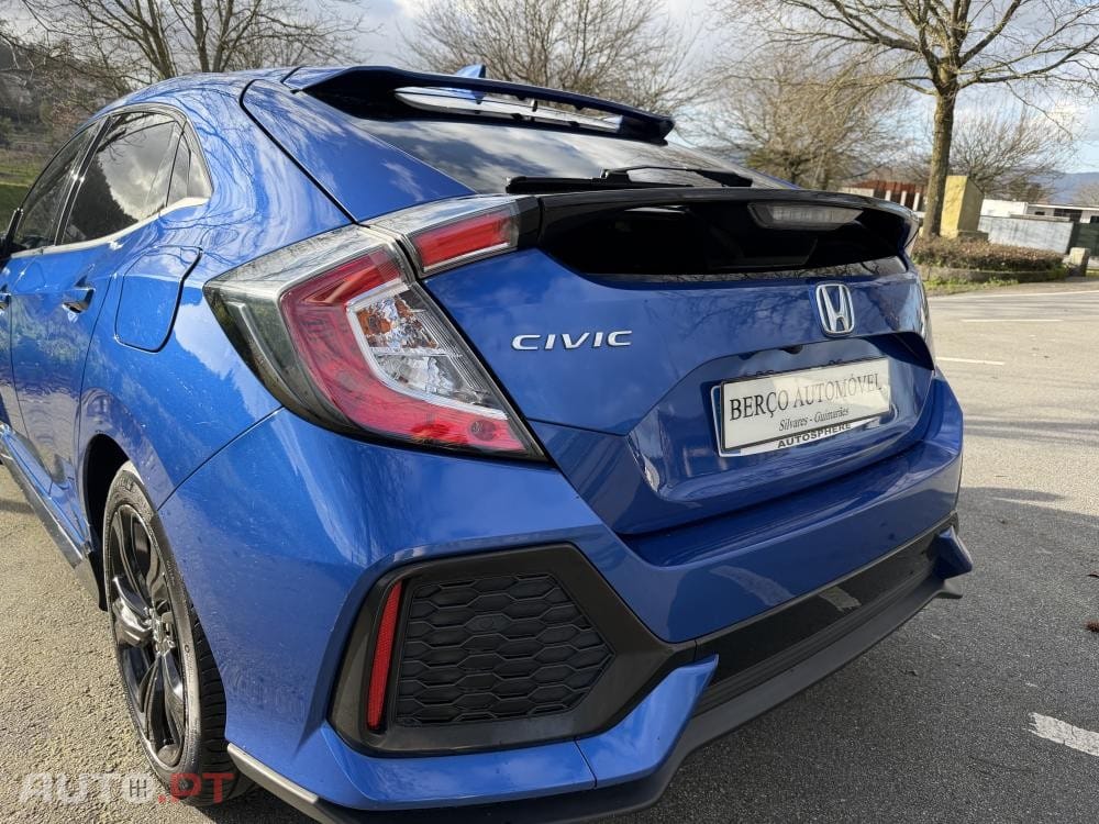 Honda Civic 1.0 i-VTEC Dynamic CVT