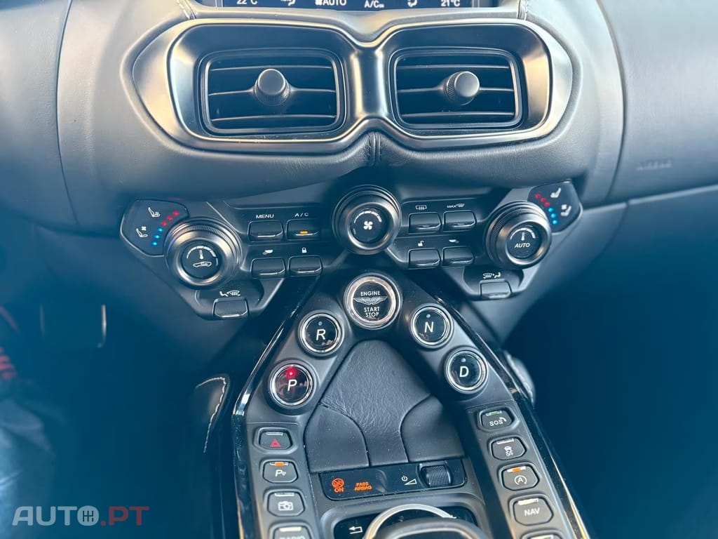 Aston Martin Vantage Coupé V8