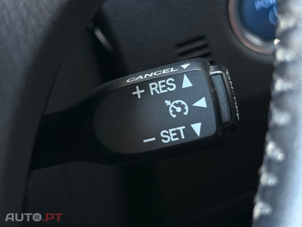 Toyota Auris Outro