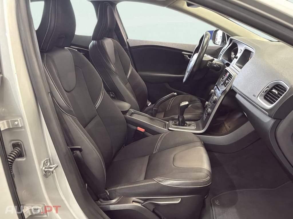 Volvo V40 2.0 D3 Momentum