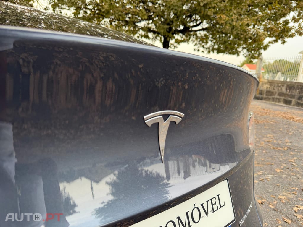 Tesla Model Y Long Range Tração Integral