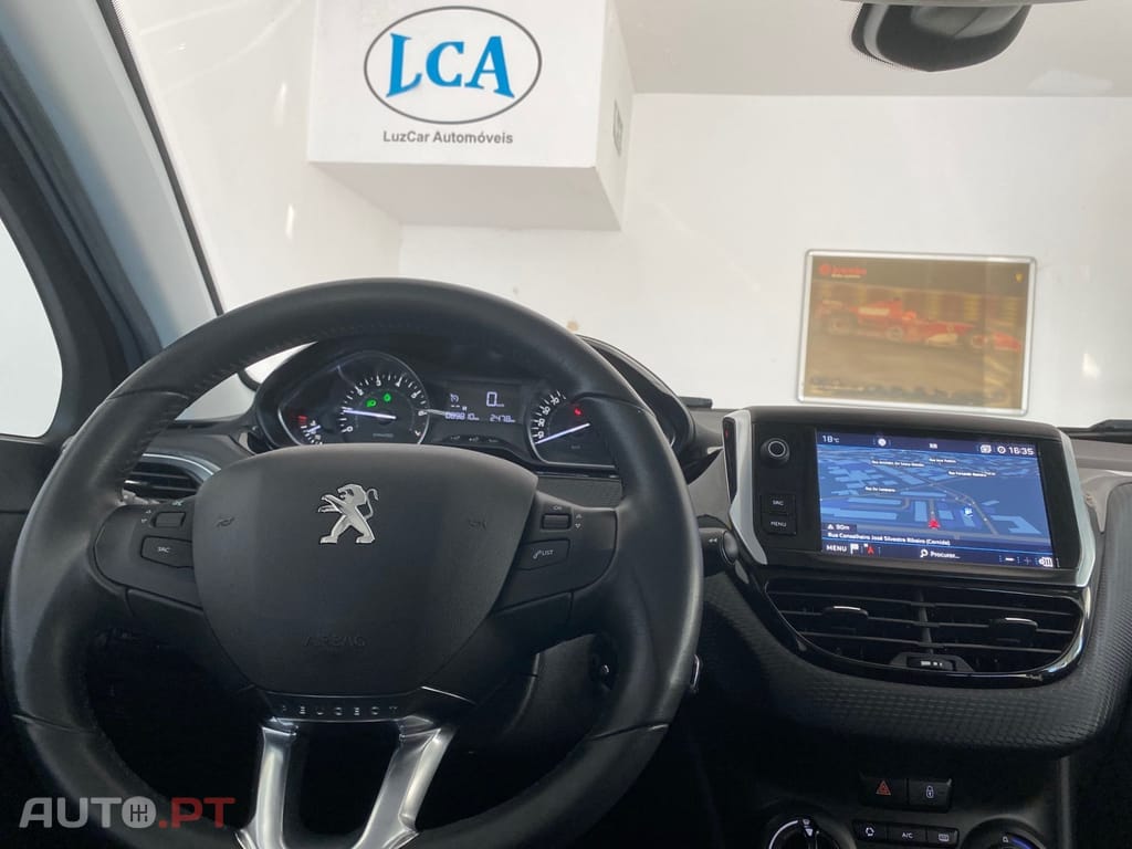 Peugeot 208 1.2 PureTech Signature