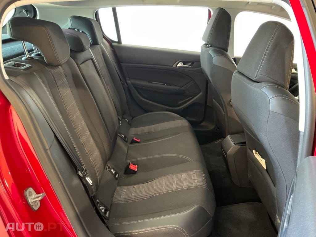 Peugeot 308 1.5 BlueHDi Allure EAT8