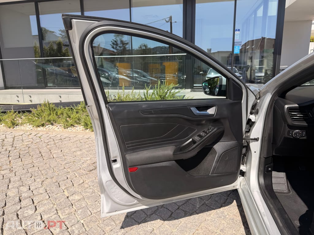 Ford Focus 1.0 EcoBoost MHEV ST-Line