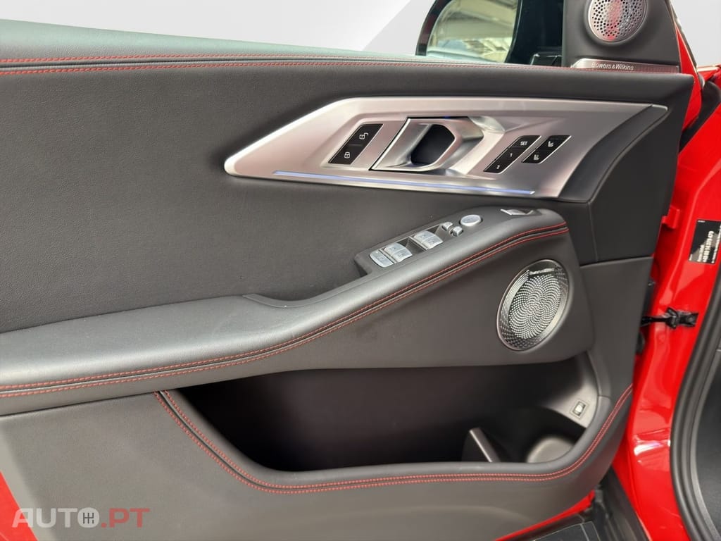 BMW XM Label Red