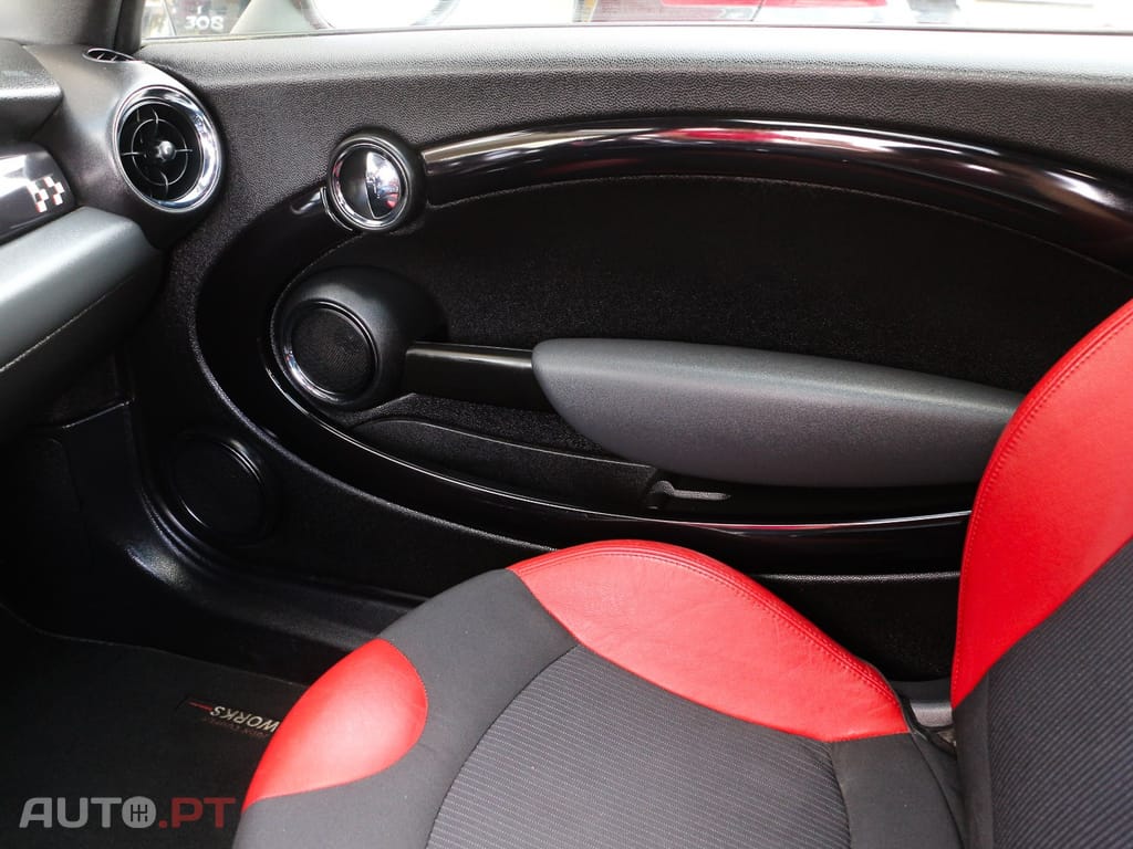 MINI Cooper John Cooper Works