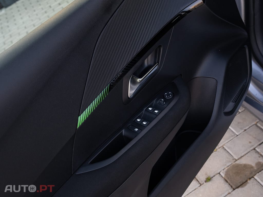 Peugeot E-208 50 kWh Active