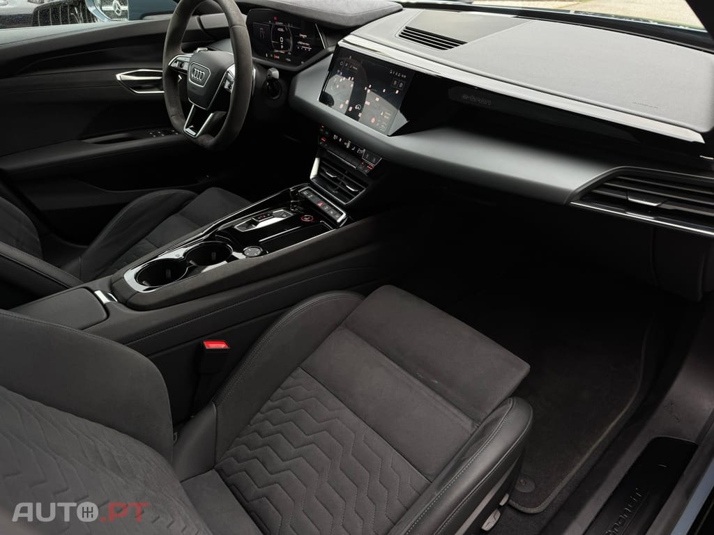Audi E-Tron GT quattro