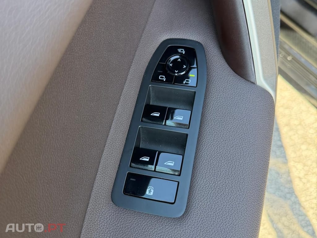 BMW iX xDrive 50 Pack Desportivo