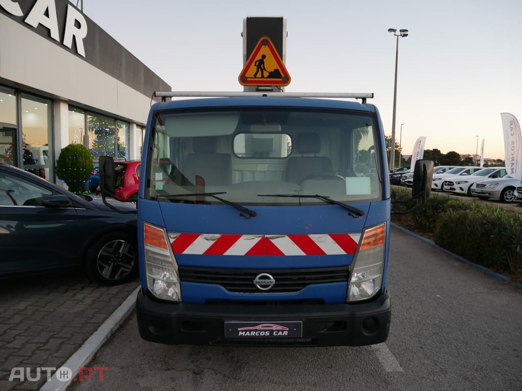 Nissan Cabstar Cab.3.0 dCi 35.15/1 Co.C.Reb.Connect — fotografia 2