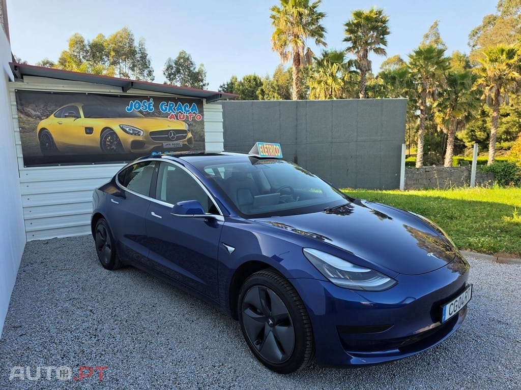 Tesla Model 3 Standard Range Plus RWD — fotografia 2