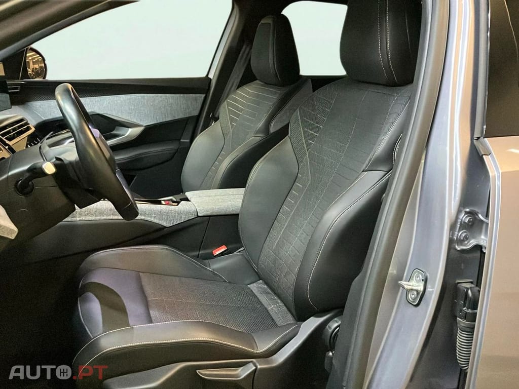 Peugeot 3008 1.2 Hybrid Allure e-DCS6