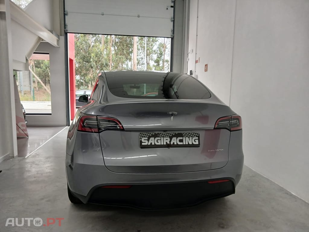 Tesla Model Y Long Range Dual Motor AWD
