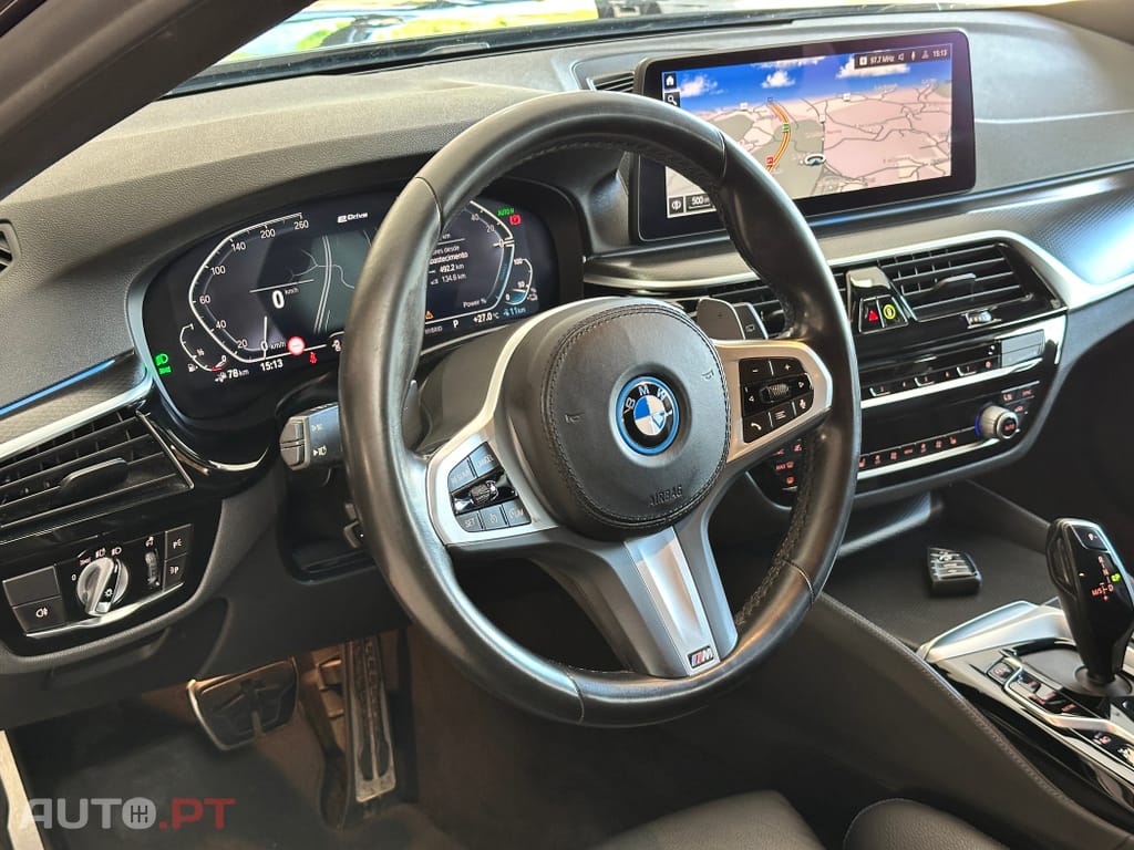 BMW 530 e Pack Desportivo M