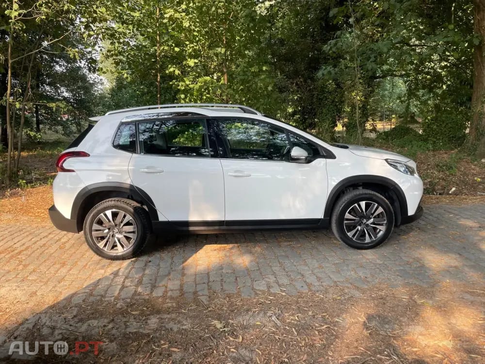 Peugeot 2008 1.2 PureTech Allure