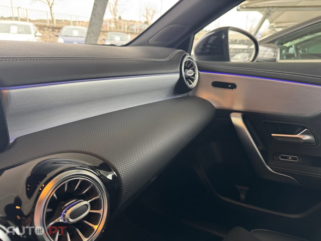 Mercedes-Benz A 250 e AMG Line
