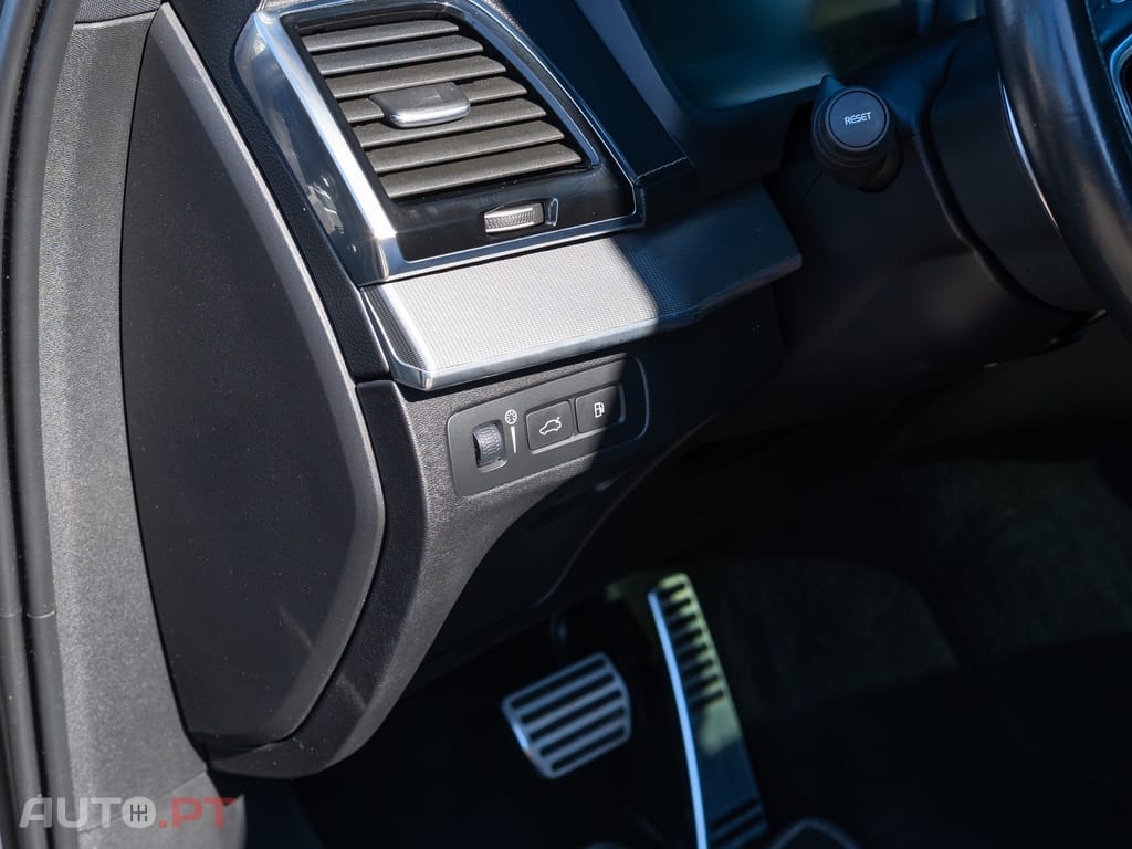 Volvo XC90 2.0 T8 PHEV R-Design AWD