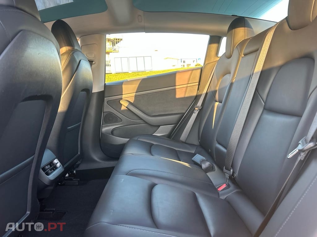 Tesla Model 3 Tração Traseira