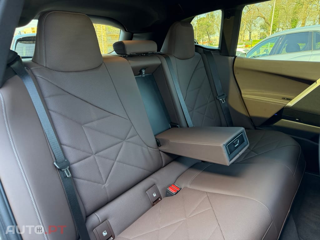 BMW iX xDrive 40 Pack Desportivo