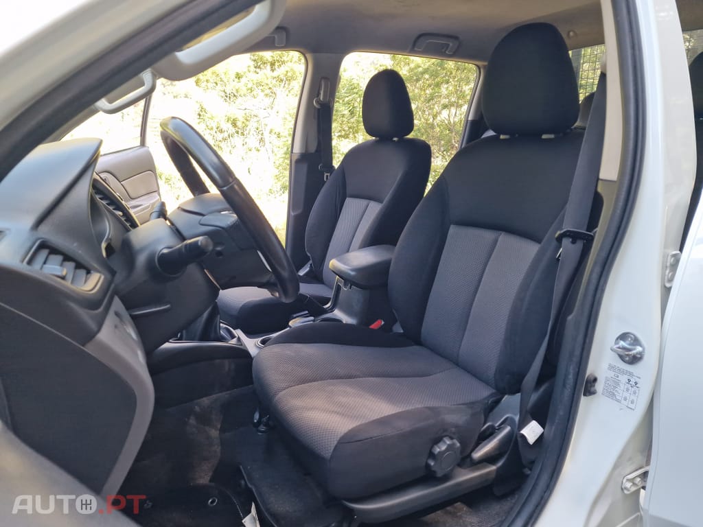 Mitsubishi L200 2.3 DI-D CD Invite 2WD
